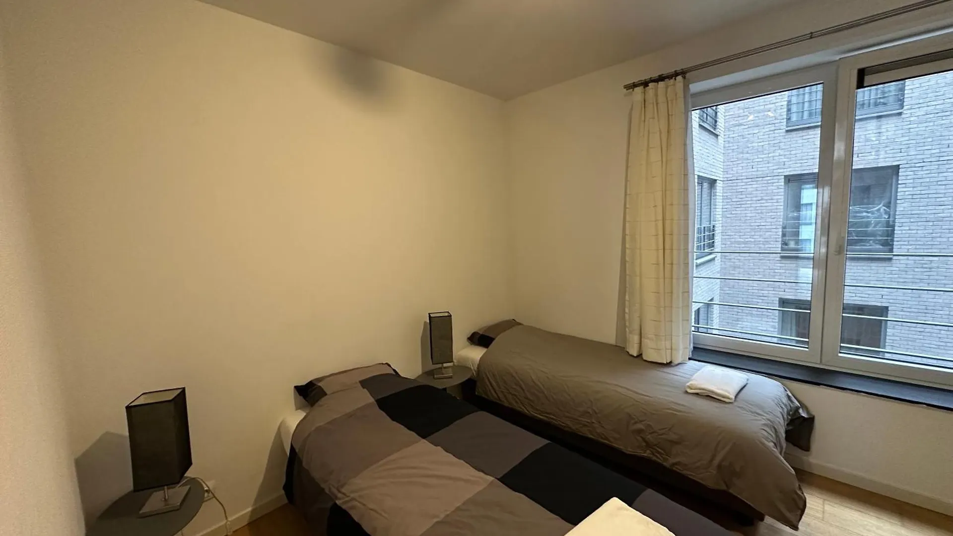 3 Bedroom Apartment In City Center With Balcony View Βρυξέλλες
