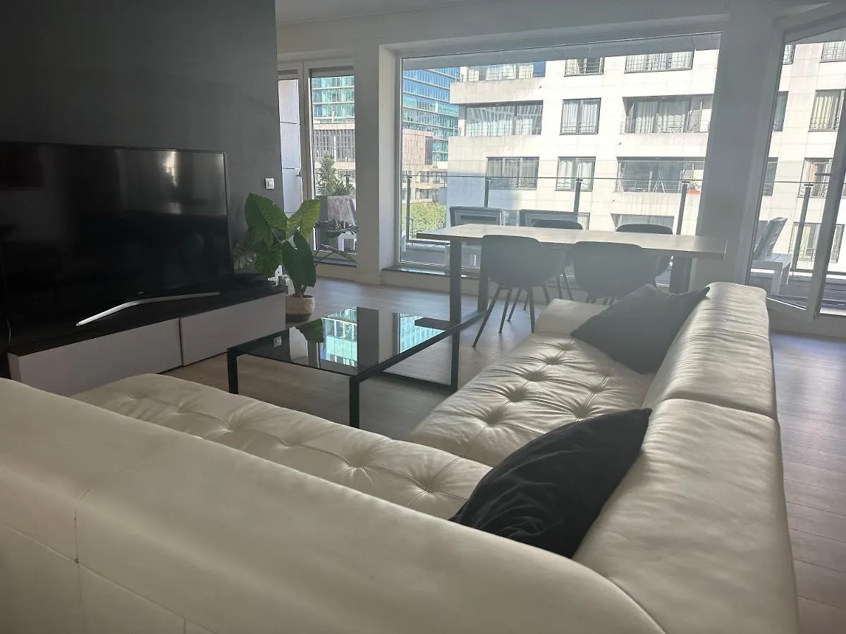 3 Bedroom Apartment In City Center With Balcony View Bruselas